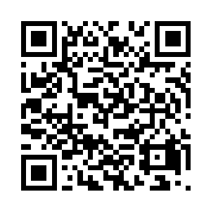 所有的人都被驱赶到了机舱的后半段二维码生成