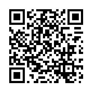 手中天力源源不断的灌注绿色珠子二维码生成