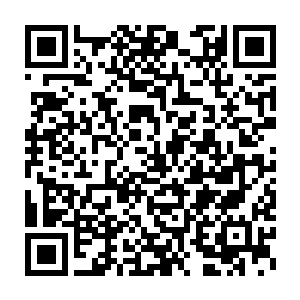 手中握有乐队未来的生杀大权还有亨利这名潜在经纪人的未来合作走势二维码生成