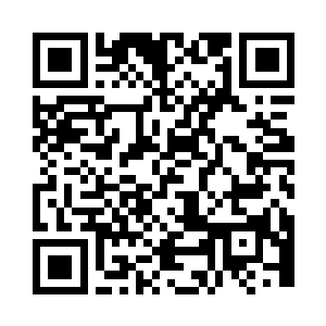 手中的长指甲直直的扣在那凸起的地方二维码生成