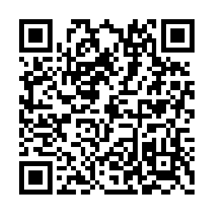 手中那早就准备好的符咒就朝着那黑气贴了上去二维码生成