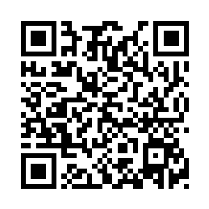 手也被简易绷带吊了起来的她站在了校长室中二维码生成