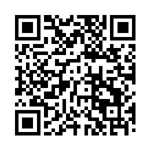 手持巨大的斧头直接一斧对着风清扬砍了来二维码生成