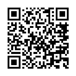 手指下意识的去触碰悄悄舔舐下的嘴唇二维码生成