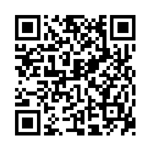 手指蘸了蘸桌上不知谁喝剩下的半杯茶水二维码生成