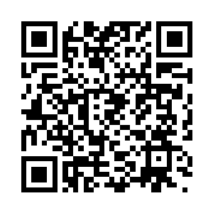手臂完全是本能的按照既定轨迹打出二维码生成