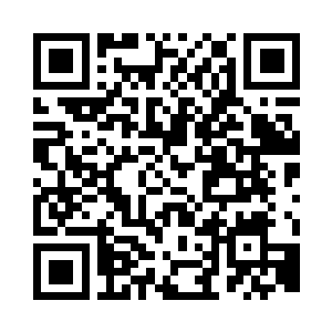 手里拿着簪朝着半空是念念有词的划拉着二维码生成