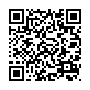 才看到远处有个人在角门哪里站着二维码生成