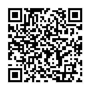 打出一道虚空的符印朝着黄月英身体之中打去――二维码生成