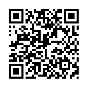 打开了这男人面前一道监狱牢房的铁栅栏二维码生成