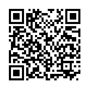 扭过头来看着一直站在自己紧张兮兮的慕容雪二维码生成