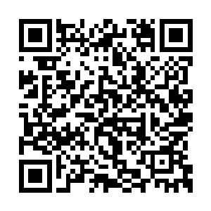 把总将一部黑白屏诺基亚递到赵长枪的手中说道二维码生成