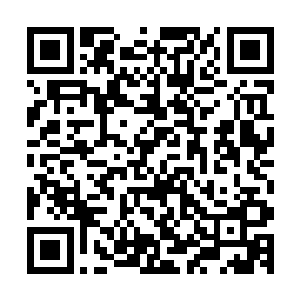 把燃烧弹扛在肩上疯狂的向五十多外的另一个下水道入口跑去二维码生成