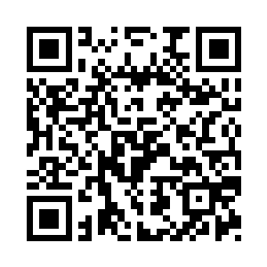 抓住两个把窦歆逼在墙角的男人的头发二维码生成