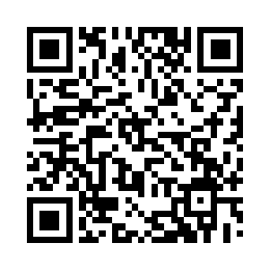 抚着自己的胸口忐忑不安地坐在了沙发上二维码生成