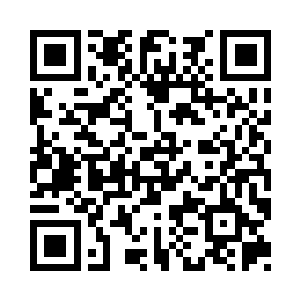 披上了一件厚实的黑色角驼兽毛皮大衣二维码生成