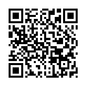 抱着手臂看着这两个人在地上厮打二维码生成
