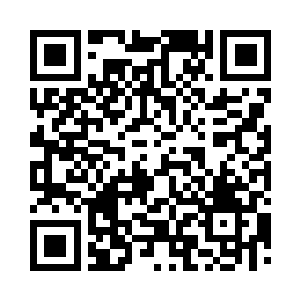 招待他俩的中年女人拿着菜单进了后厨二维码生成