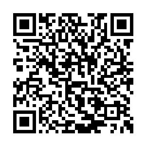 拼尽全力将那些邪魔后裔朝着那条正在不断扩张二维码生成