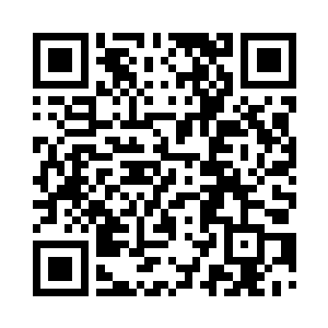 拾起垃圾箱旁一个废弃的麦记外卖盒二维码生成