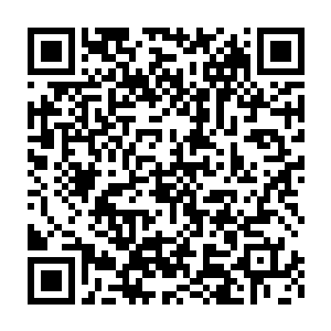 拿着激发锤的右手已经本能的把锤子砸在了那台蒸汽弩炮的激发键上二维码生成