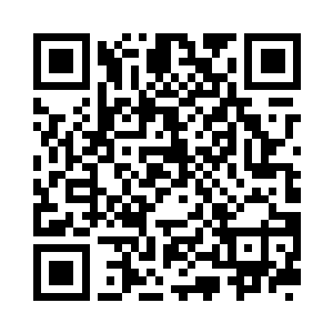 拿起一旁几案上的扇子对着风车扇了扇二维码生成