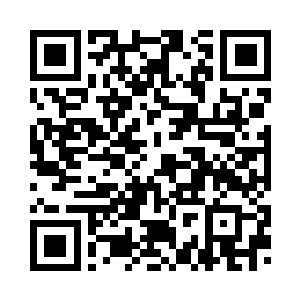 拿起檀木桌上的竹简走到天蓬面前二维码生成