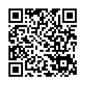 指尖之上出现一条条璀璨的火焰带二维码生成
