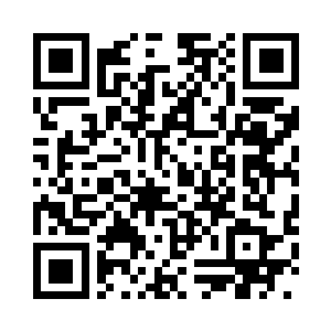 指着那扇透着亮光的窗户继续说道二维码生成