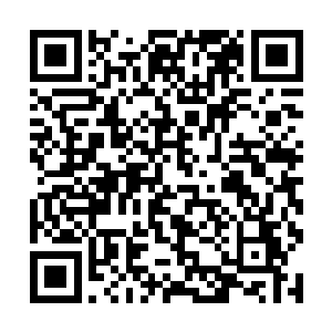 挡在这些骑士前面的人都不由自主的把道路让了出来二维码生成