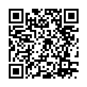 捂着鼻子敲开了河边的一座房子的门二维码生成