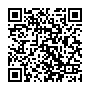 换上黑衣后他们再遇到人就没有人用那种眼神看他们了二维码生成