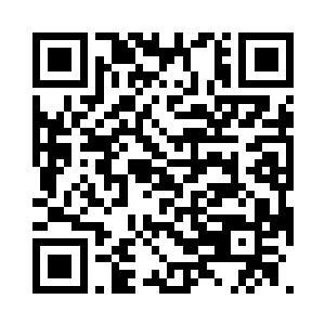 换好衣服后也顺便走到蛋圆圆的身边来二维码生成