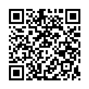 掐着自己的小蛮腰手指那个叫琉璃的女孩二维码生成