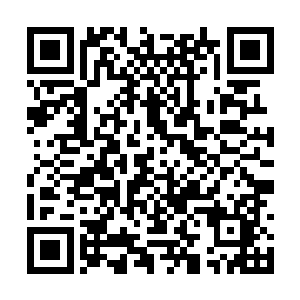 接下来更是将那面青光闪耀的巨大盾牌往地下一砸二维码生成