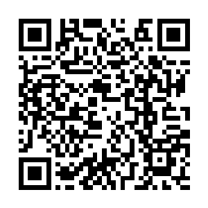 接触的部分却仿佛泥浆或者果冻一样缓缓分离开来二维码生成
