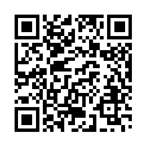 撕开包装伸出小舌头很享受的舔了一下二维码生成