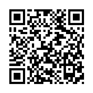 撩起了正觉身上裹得层层叠叠的那僧袍袈裟二维码生成