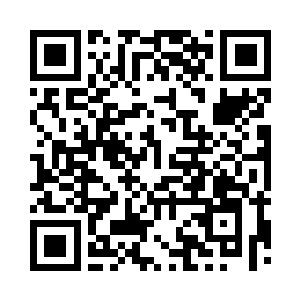 放下筷子把两只手一起缠在了他的脖子上二维码生成