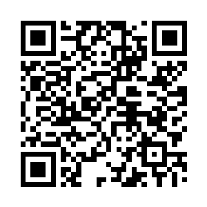 放置到了自己奶奶和姑姑的身前位置二维码生成