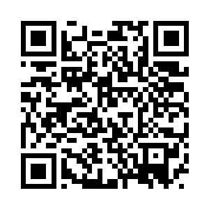 教室门口突然出现一个戴着眼镜的中年男子二维码生成