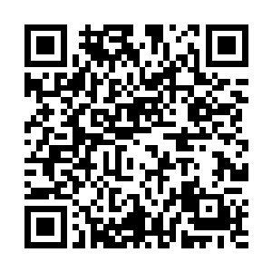 散发出圣洁之力的能量快速汇聚成如同星辰一般的拳头二维码生成