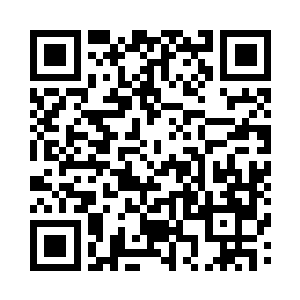 数行金色符文随之由道道金光凝聚而成二维码生成