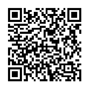 整个过程都是在酒店会议室的监控摄像头下进行的二维码生成