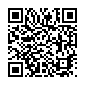 整个门口就剩下黑袍人一人站在那里二维码生成