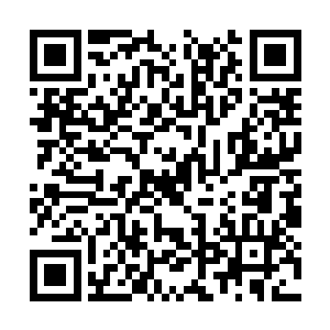 整整飞出三米才掉在地上――刚刚他从哪里冲出来二维码生成