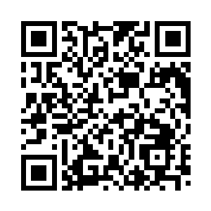 文弱男子的双眼闪烁起微弱的光芒二维码生成