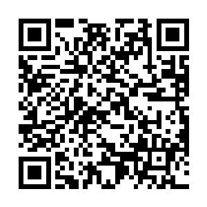 方圆数里的天空中却出现了上千条纵横交错的金色轨迹二维码生成