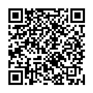 方灵颖和周晓莉连忙追出去打探这个养护工程的秘诀在哪里二维码生成