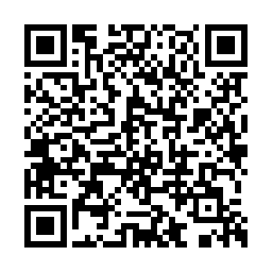 方炎仍然不舍得把叶温柔的身体放回到地板上面二维码生成